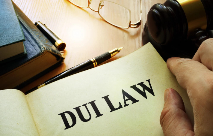Key Qualities to Look for in a Top DUI Lawyer
